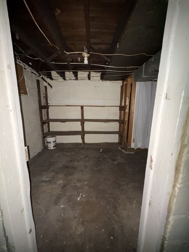 Building Photo - 3-Bedroom House on Corner Lot