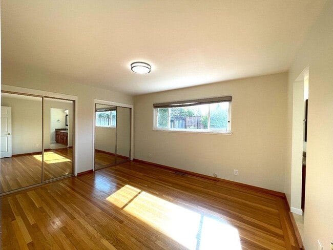 Building Photo - 4876 Springdale Dr