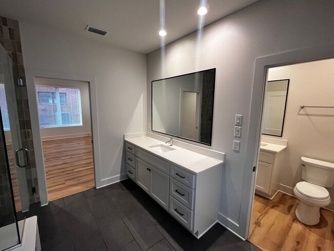 Building Photo - Argenta!