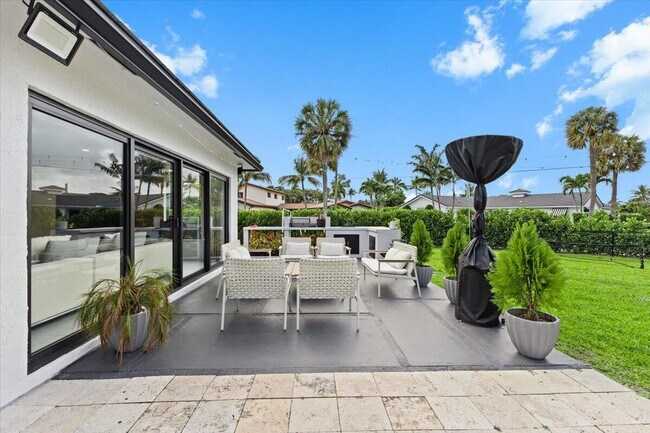 Building Photo - 1049 W Palmetto Park Rd