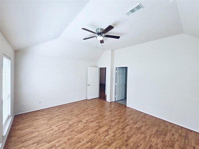 Building Photo - 3519 Chesapeake Ct