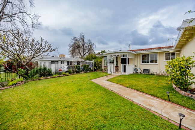 Building Photo - Furnished 3BR Glendora Home | Quiet Retreat + Parking