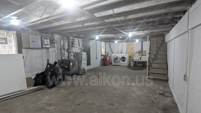 Building Photo - 3017 Glendale Ave