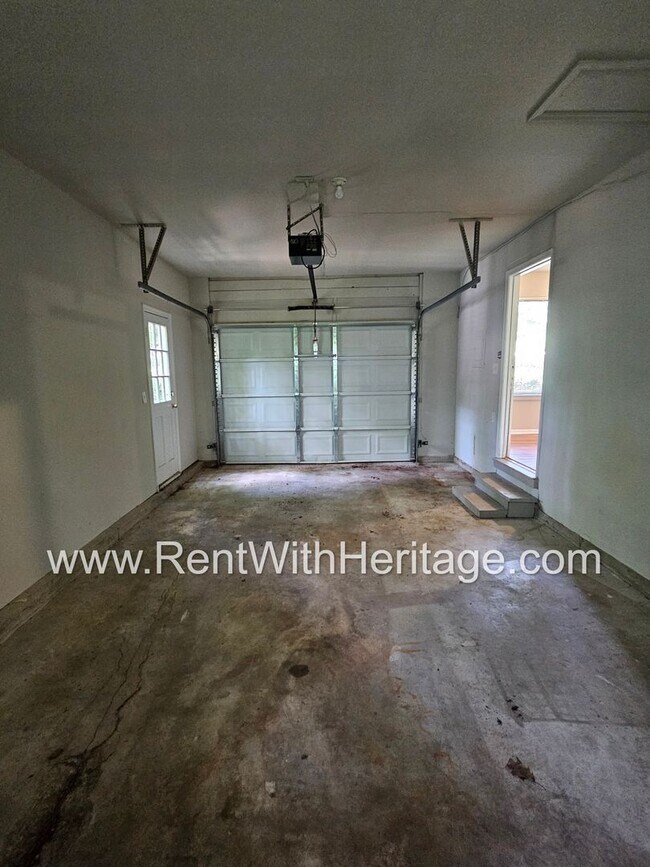 Building Photo - Gorgeous 4bd / 2.5 in Popular Arbor Statio...
