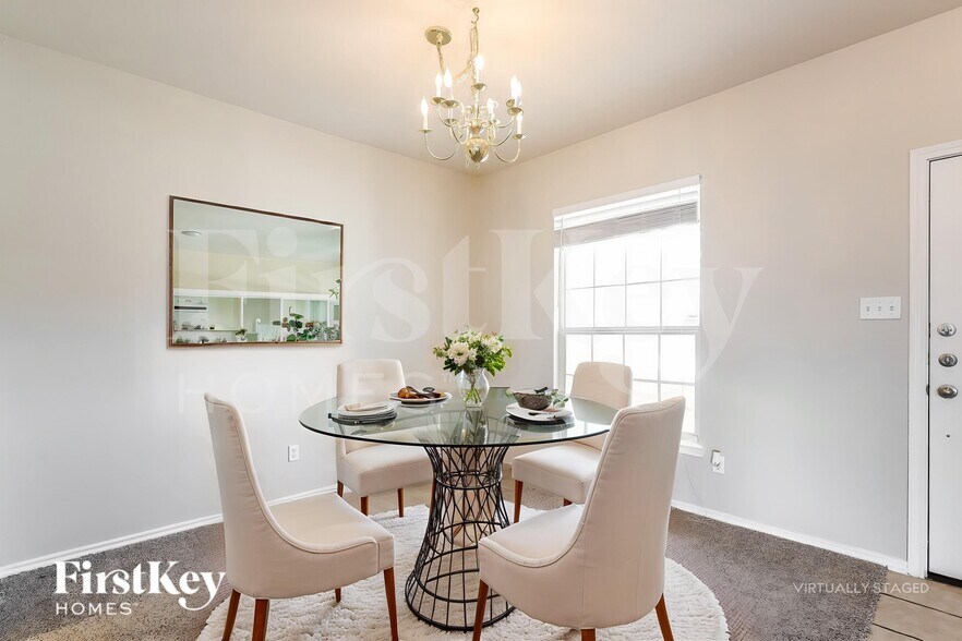 Building Photo - 1910 Mountain Star