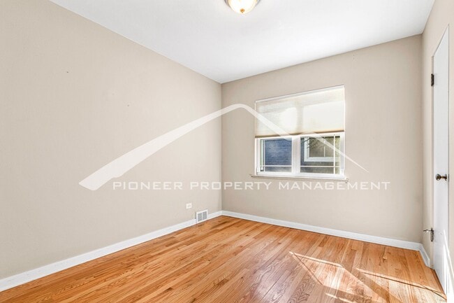 Building Photo - 1375 Locust St