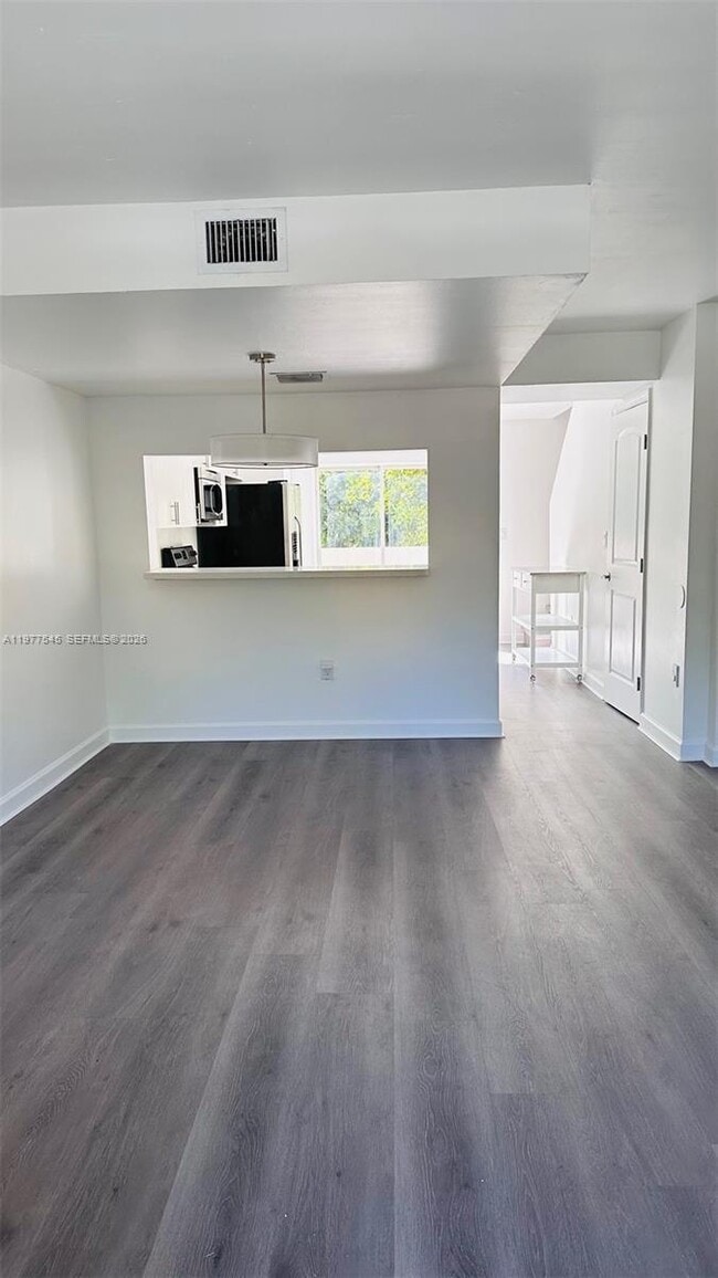 Building Photo - 8240 SW 149th Ct