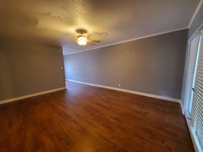 Interior Photo - Town & Country Apartments