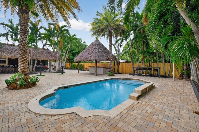 Building Photo - 465 NW 153rd St