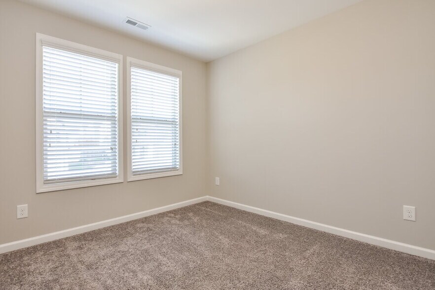 Building Photo - 1253 Braemar Highland Dr