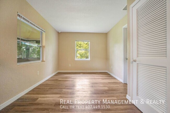 Building Photo - 2183 Crandon Ave