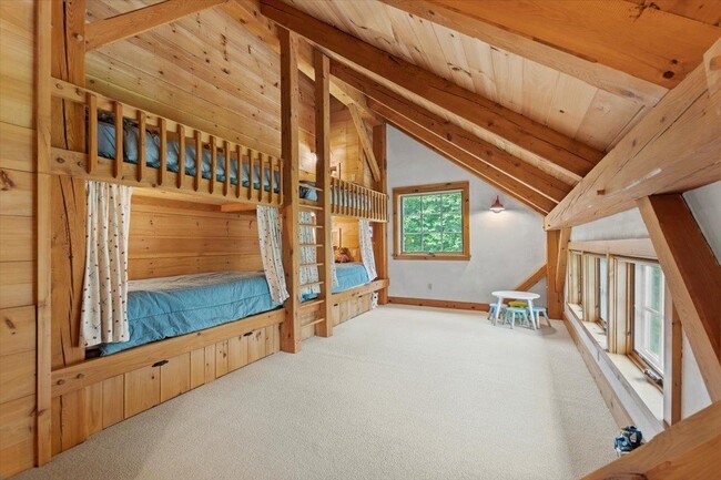 Building Photo - 36 Moses Pond Rd