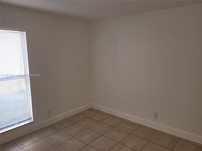 Building Photo - 4455 Treehouse Ln