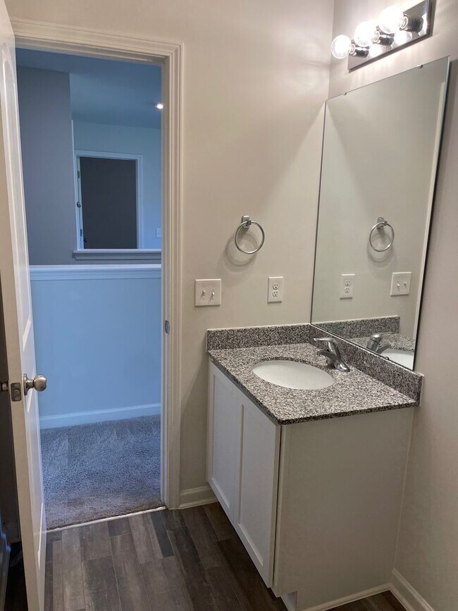 Building Photo - Beautiful 4 bed 3 bath home!