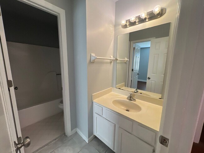 Building Photo - 219 Hickory Forge Dr