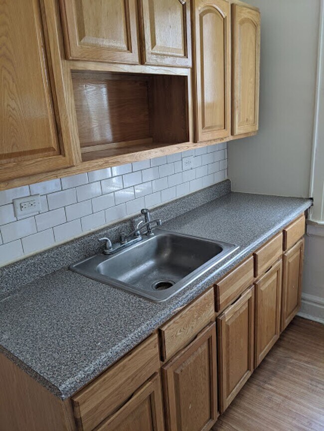 Building Photo - Welcome to Dodd Street  Apartments     Comfortable Living in a Convenient Location