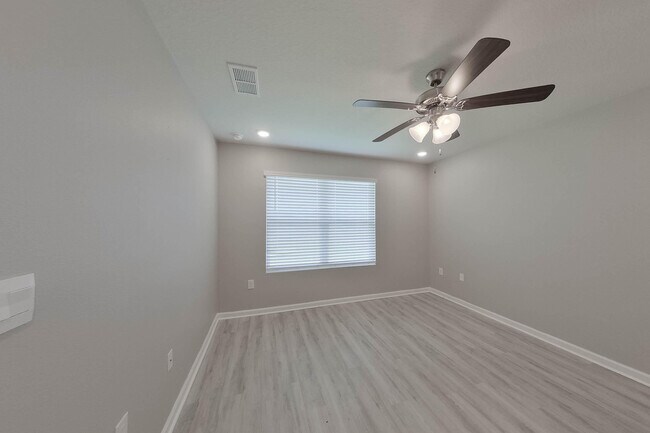 Building Photo - 416 Monarch Ln