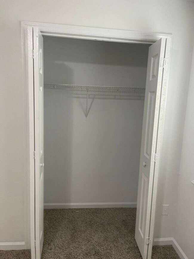 Building Photo - Modern 2-Bed, 1-Bath Oasis with Central Air and Gourmet Kitchen