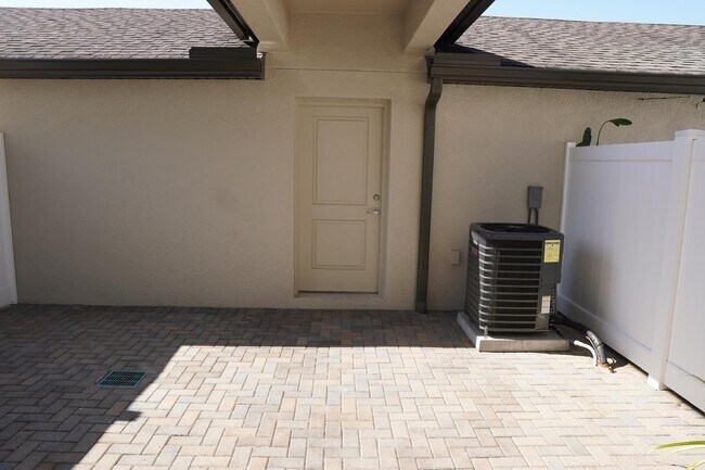 Building Photo - 5151 Caspian St