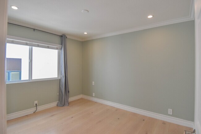 Building Photo - 12530 Venice Blvd.