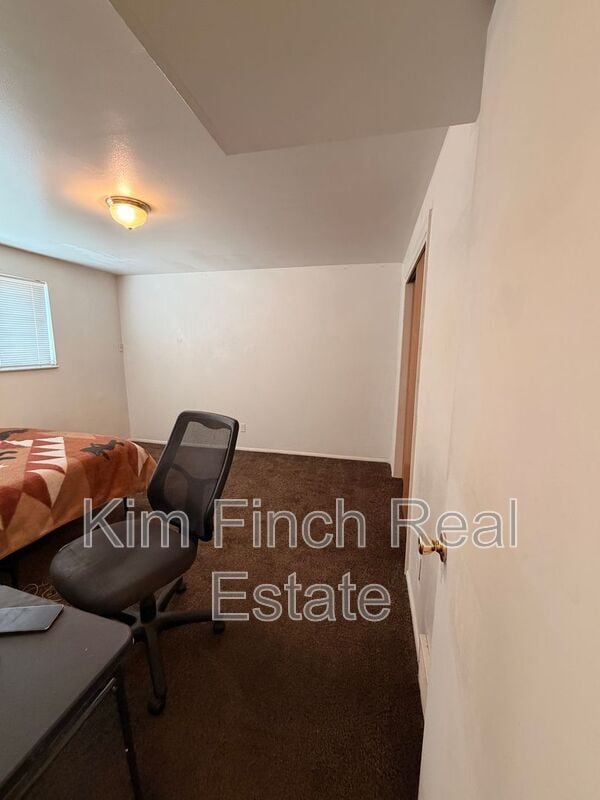 Building Photo - 735 S Stubbs Ave