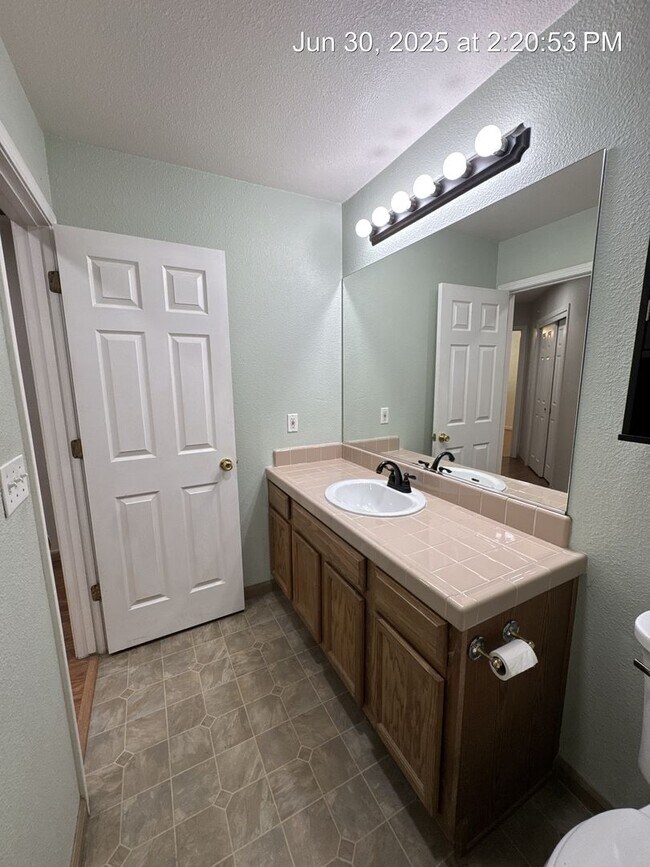 Building Photo - 3969