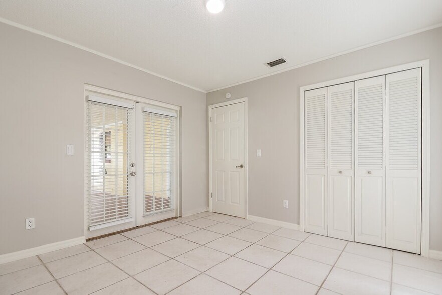 Building Photo - 5503 Bluejay Ln