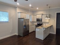 Building Photo - 3 bed 3 bath Condo Great Downtown Location