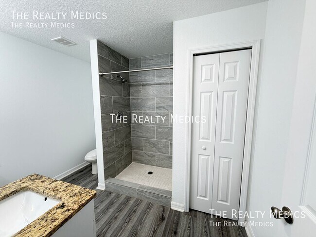 Building Photo - 13981 SW 27 Ct Rd
