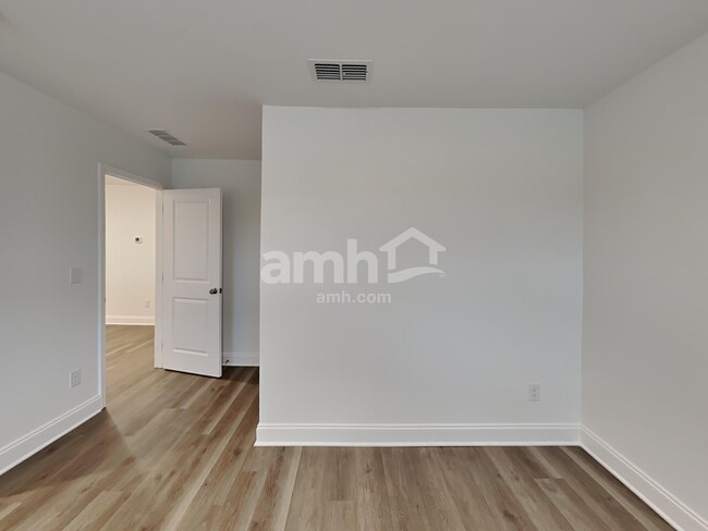Building Photo - 213 Argea Dr