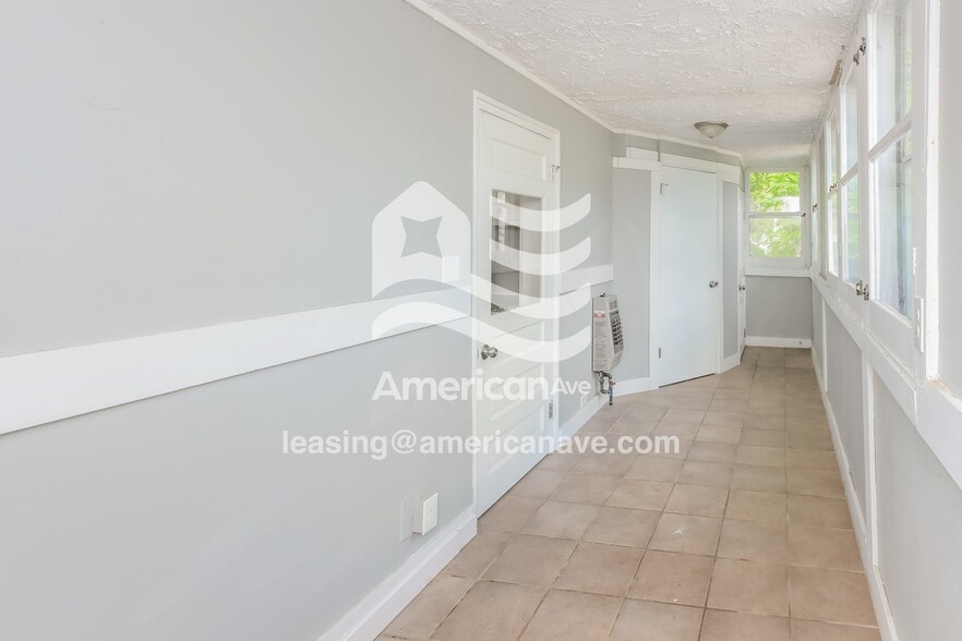 Building Photo - 709 N 41st Ave