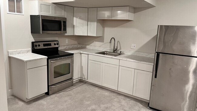 Building Photo - 2827 Bridgewater Dr