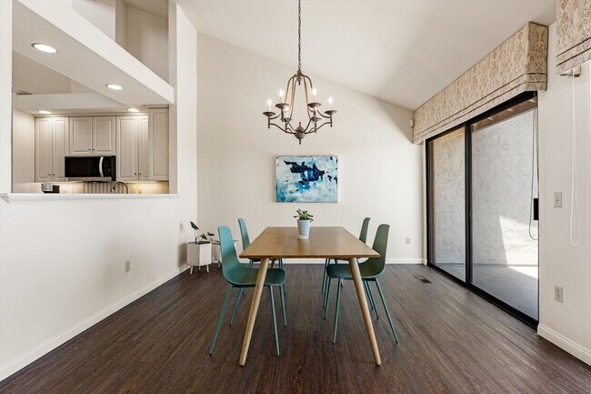 Building Photo - 6667 La Jolla Scenic S Dr