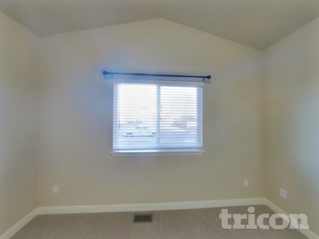 Building Photo - 7847 Dutch Loop