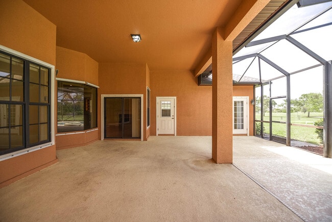 Building Photo - 4068 Gardenwood Cir