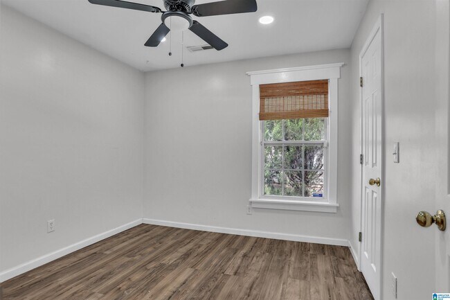 Building Photo - 741 47th Pl S