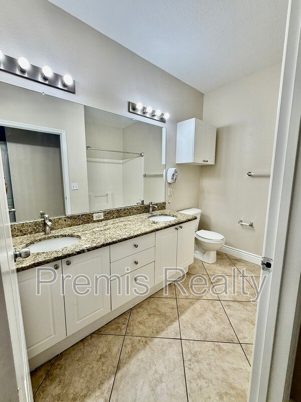 Building Photo - 2721 Via Murano