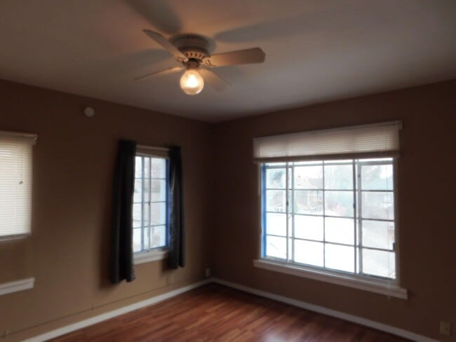 Building Photo - 4 Bedroom Home in El Dorado minutes from D...