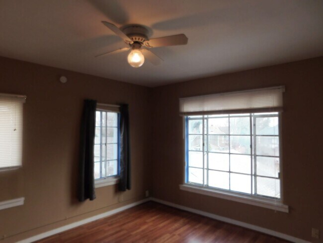 Building Photo - 4 Bedroom Home in El Dorado minutes from Down Town!