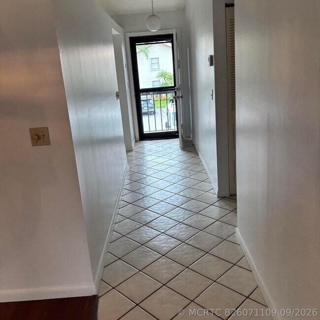 Building Photo - 7641 Tahiti Ln