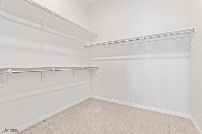 Building Photo - 298 Nine Mile Creek Dr