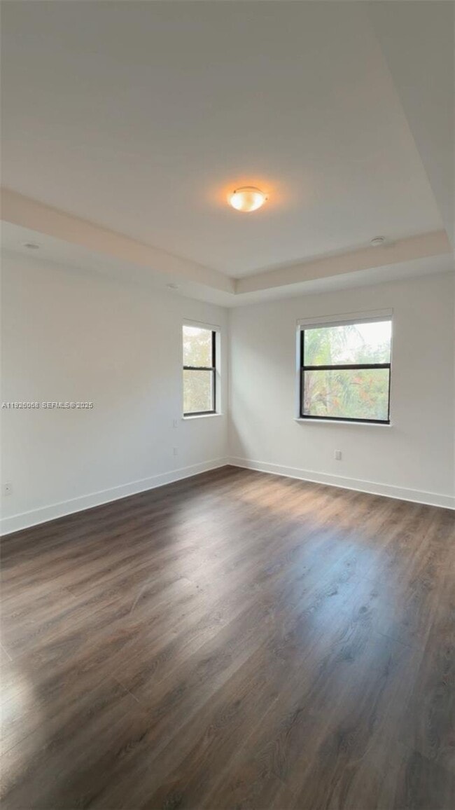 Building Photo - 10546 SW 118th Ave