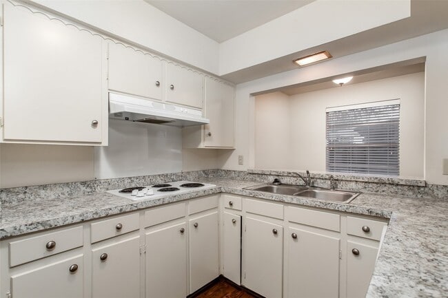 Building Photo - 7544 Brentcove Cir