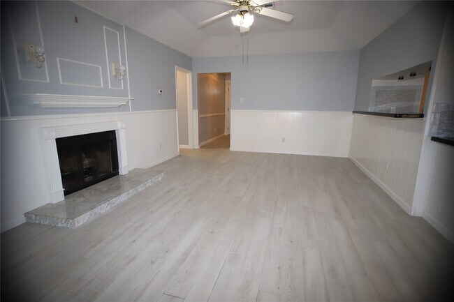 Building Photo - 2502 Knoll St