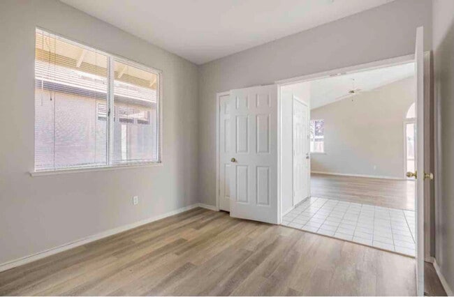 Building Photo - 1247 Arbor Ct