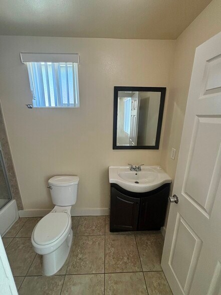 Building Photo - 133 W 74th St