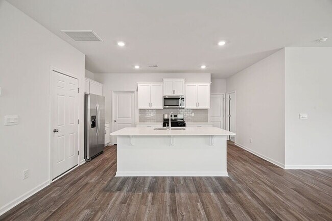 Building Photo - 171 Old Home Rd