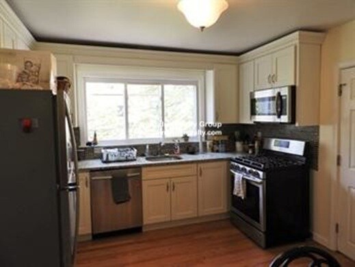 Primary Photo - 377 Prospect St