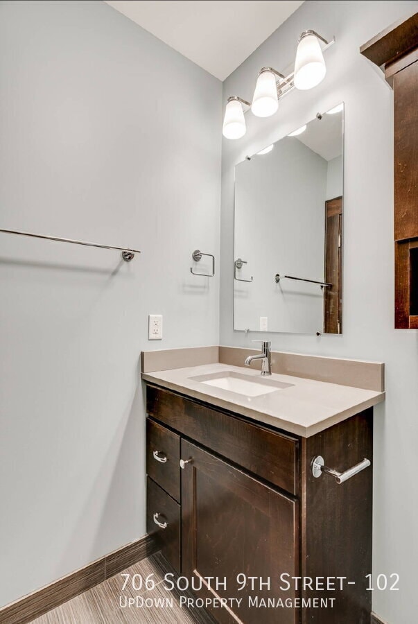 Building Photo - 706 S 9th St