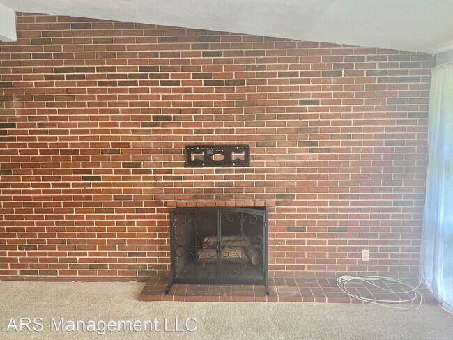 Building Photo - 3 br, 2 bath House - 8561 Red Fir Drive